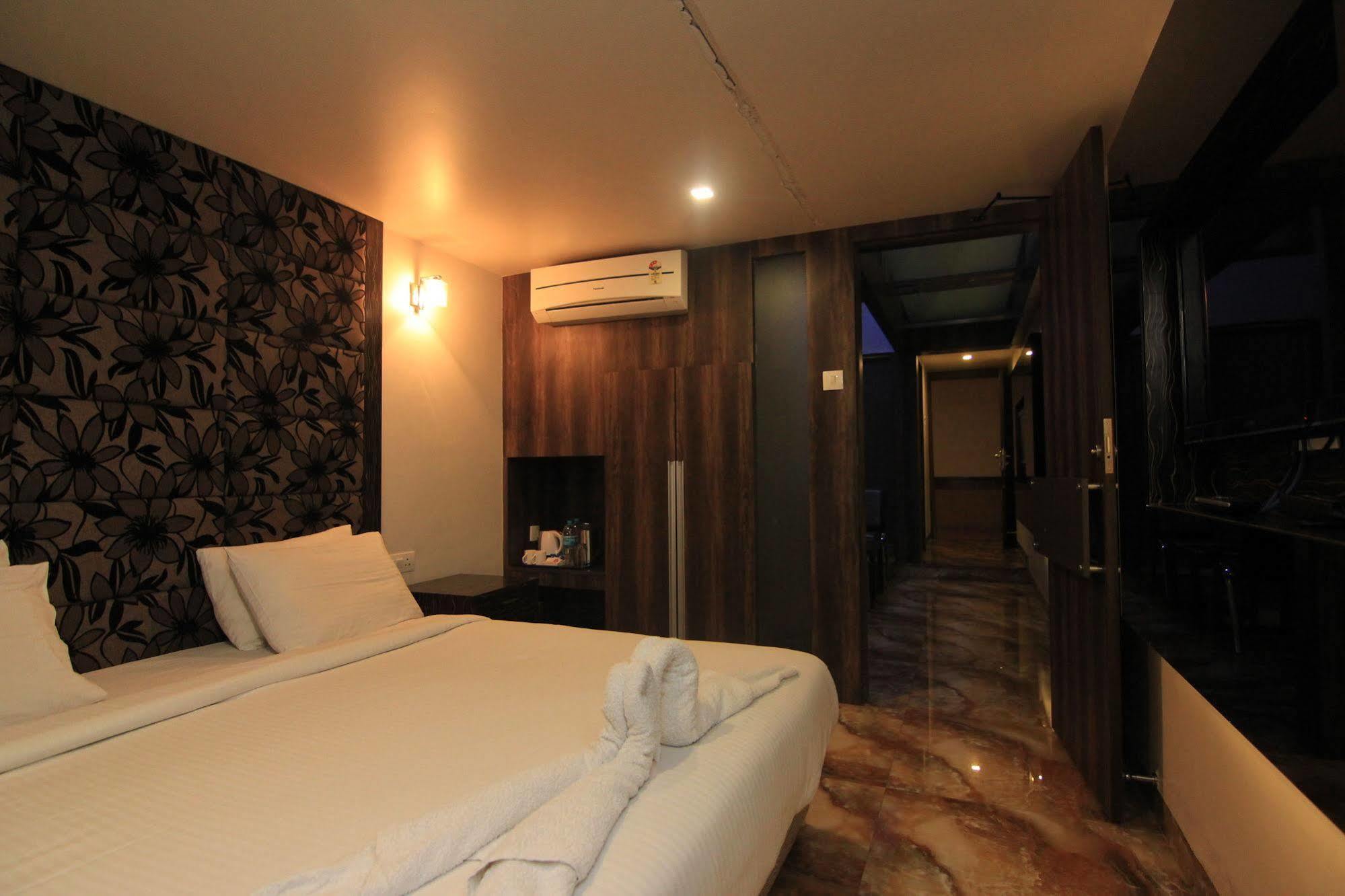 Kumar Resort Lonavala Exterior photo