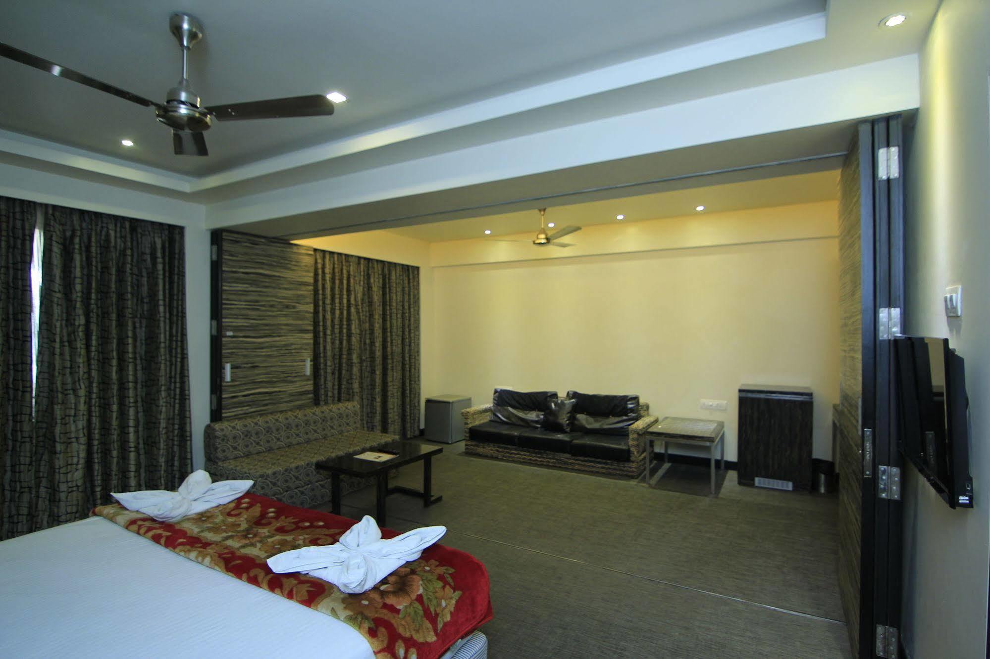 Kumar Resort Lonavala Exterior photo